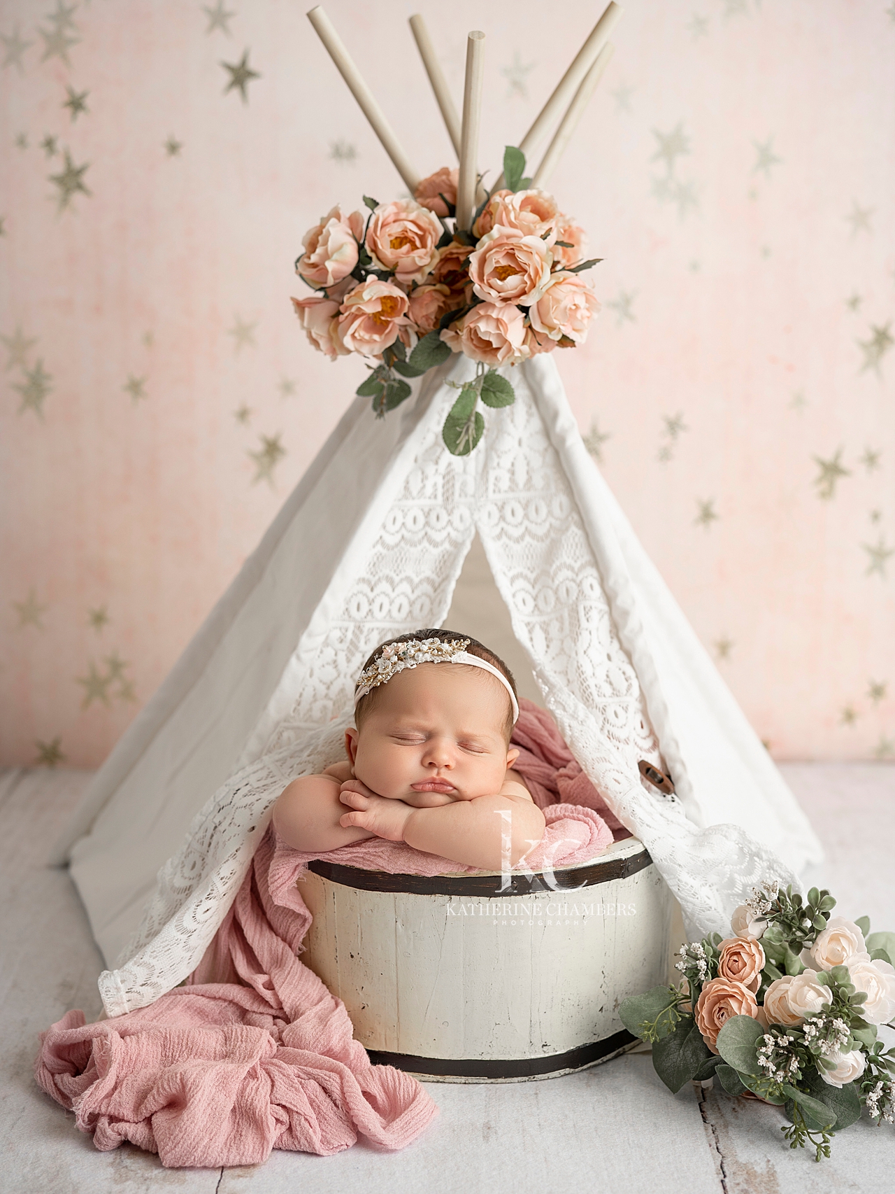 Newborn teepee prop | Ohio Newborn Photographer