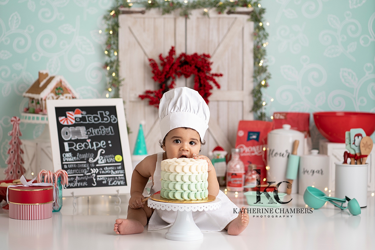 Baker Cake Smash | Cleveland Baby Photographer