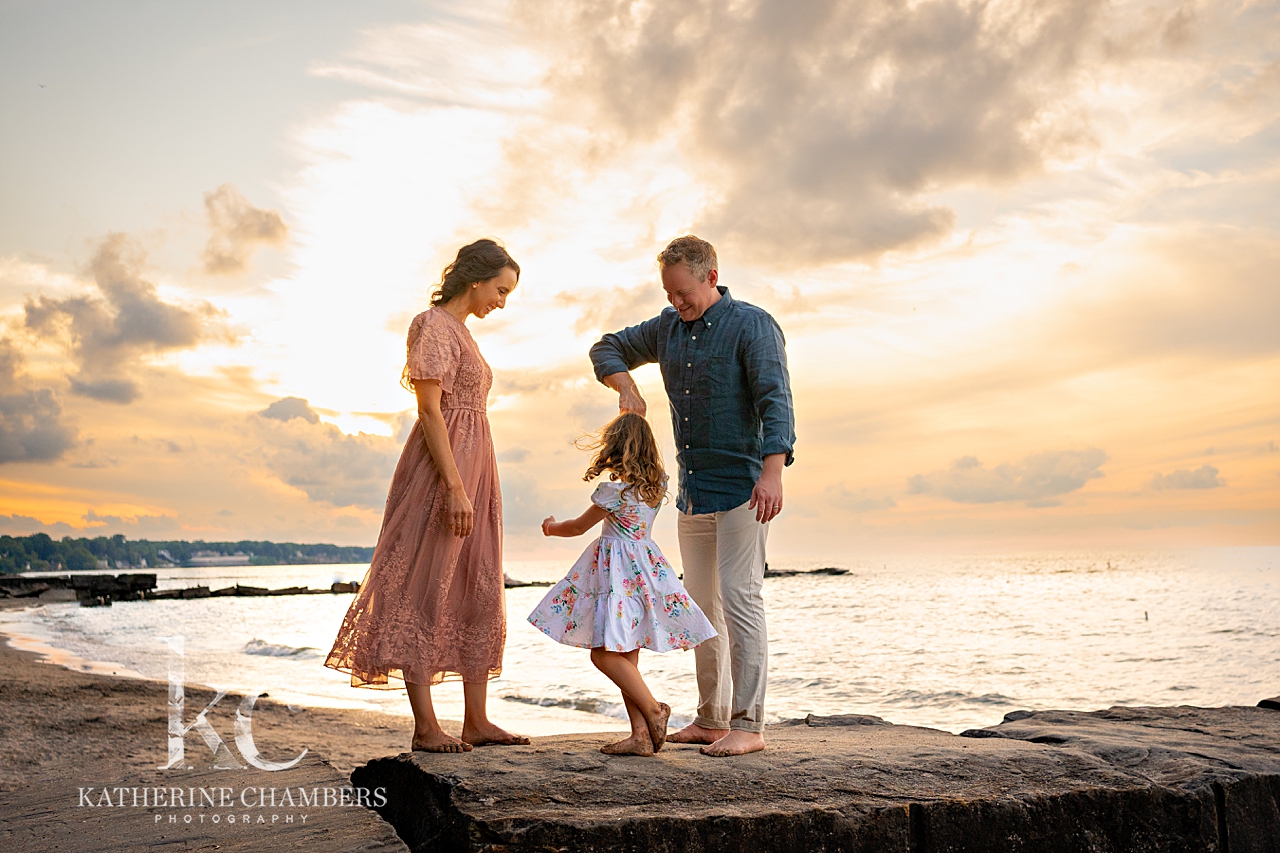 Lake Erie Beach Portrait Session | Capturing Cleveland: Top Family Photography Tips for Stunning Photos