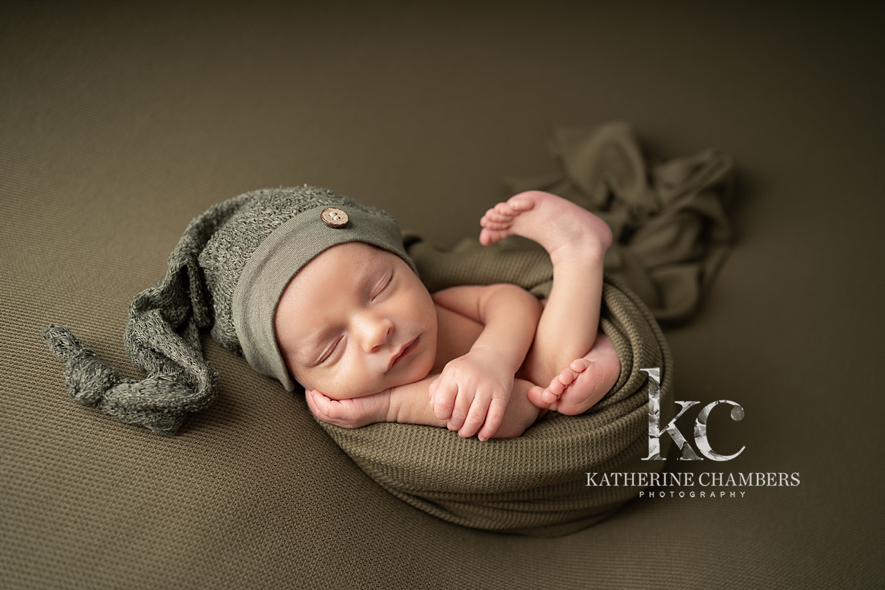 Newborn Photographer in Cleveland Area