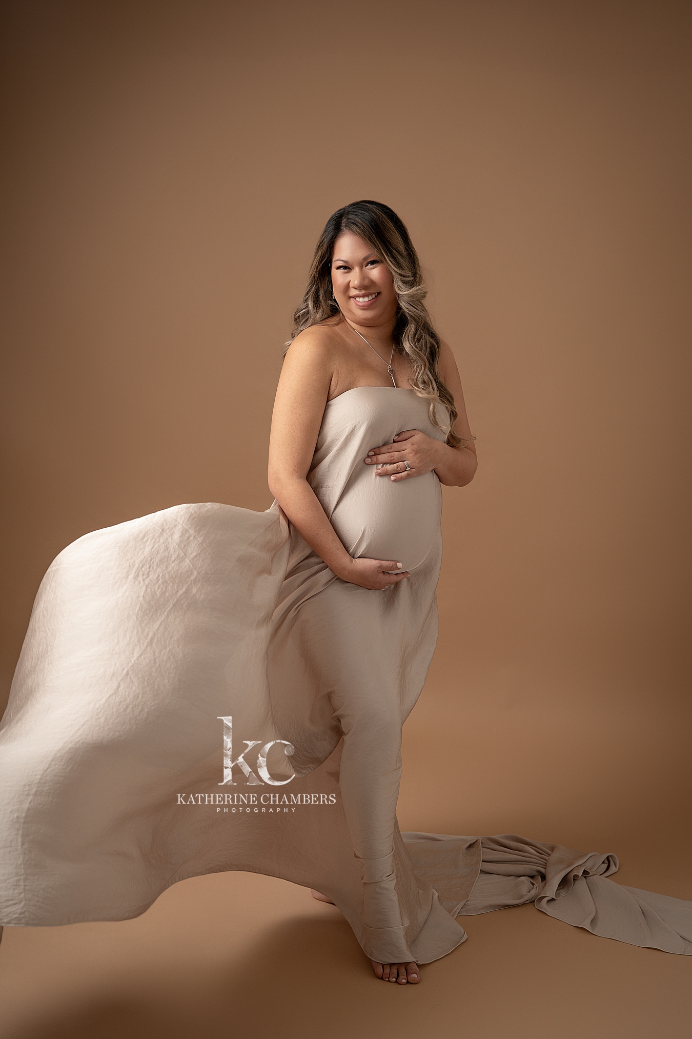 Maternity photo session in Avon with a glowing mom-to-be