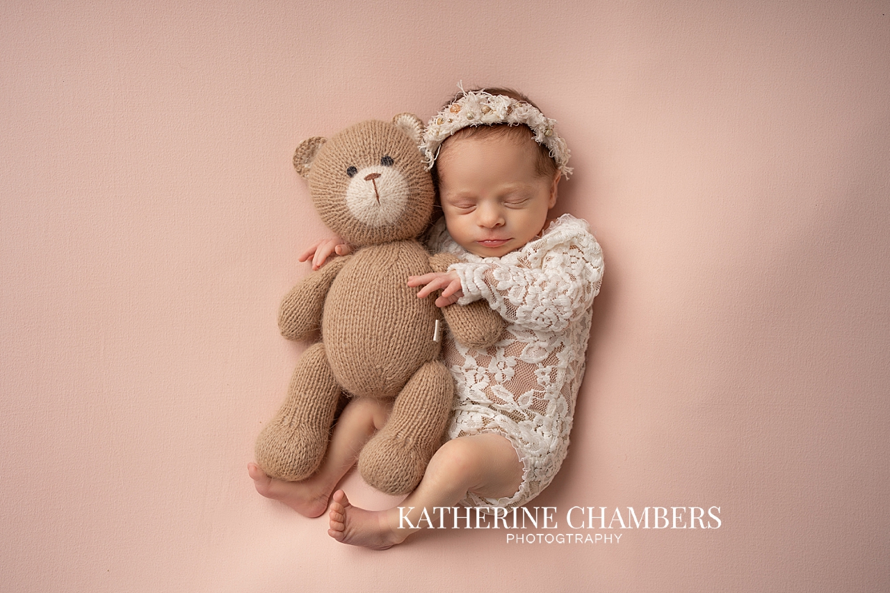 Timeless newborn photography | Professional Newborn Photography in Cleveland