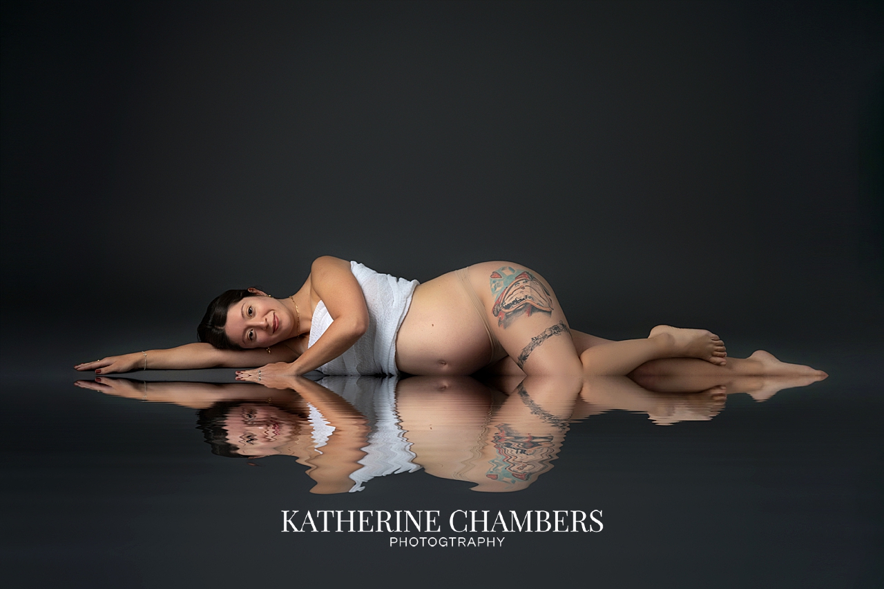 Indoor maternity photos in Cleveland