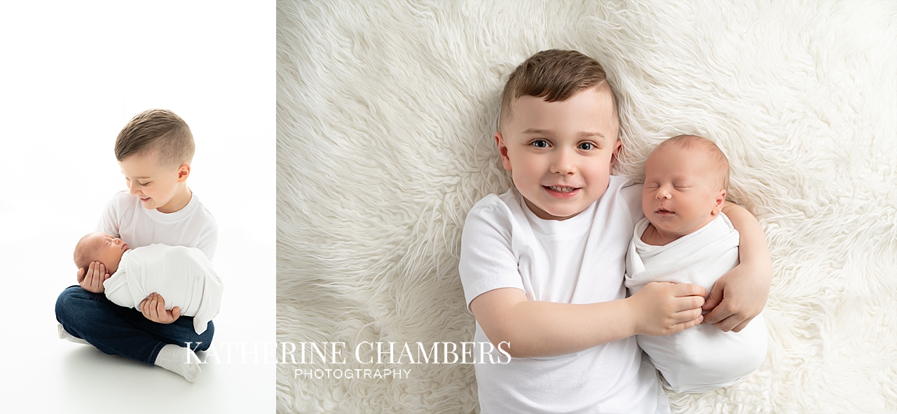 Sibling newborn photo | Big Brother with newborn