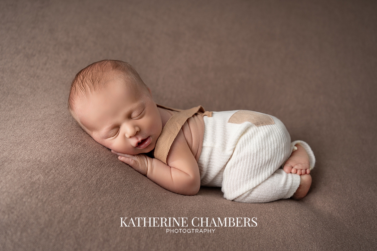 Natural newborn photography in Cleveland